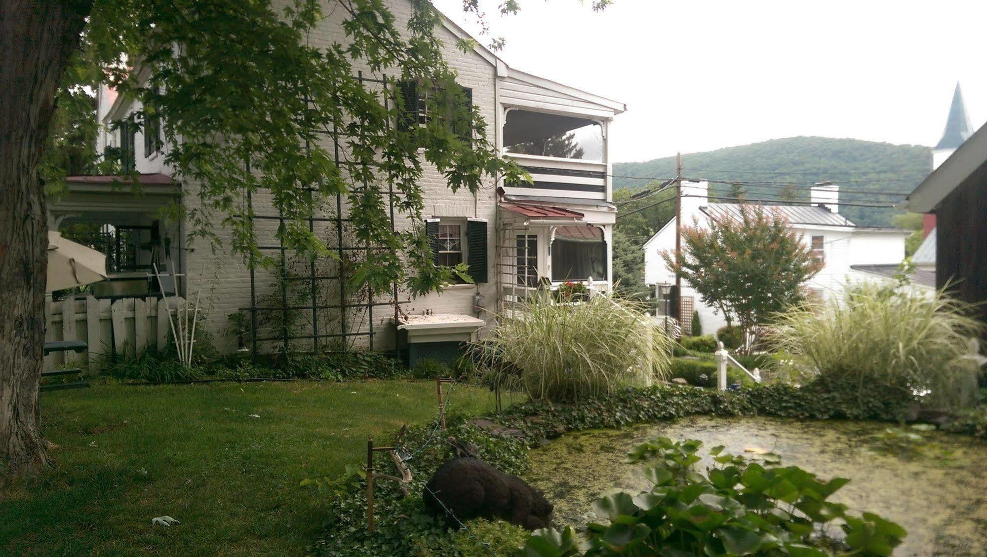 Lily Garden Bed&Breakfast Harpers Ferry Exterior foto