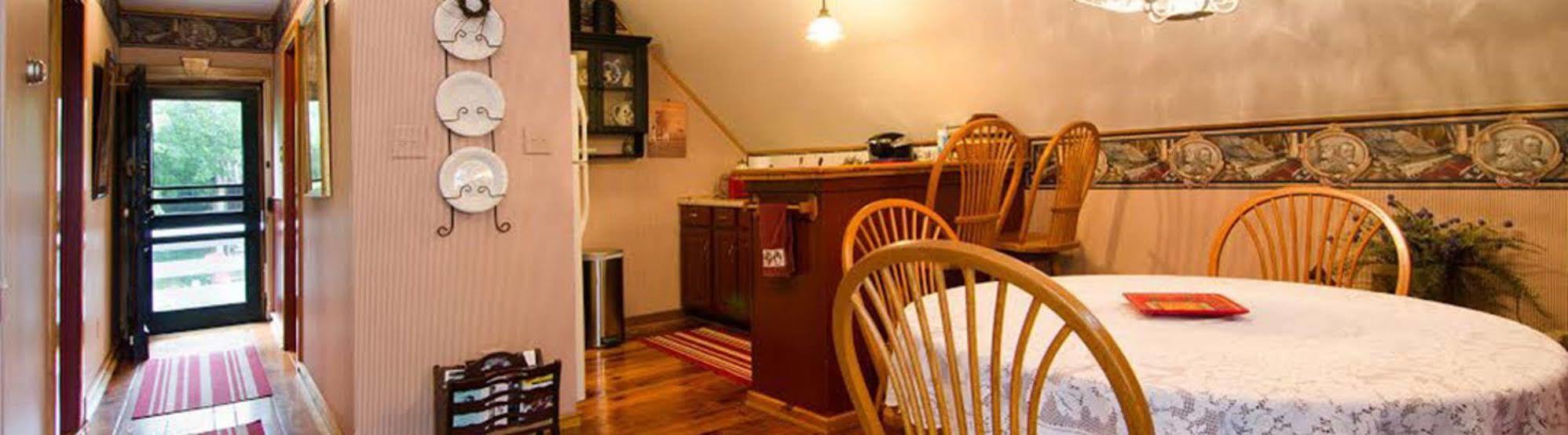 Lily Garden Bed&Breakfast Harpers Ferry Exterior foto